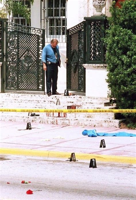 versace murder scene pictures.